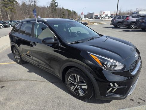 Certified 2022 Kia Niro LXS image 7