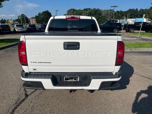 Used 2017 Chevrolet Colorado Z71 AWD/4WD image 3
