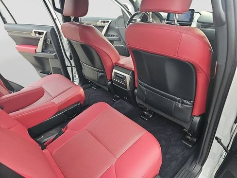 Used 2022 Lexus GX 460 Premium w/ Accessory Package AWD/4WD image 33