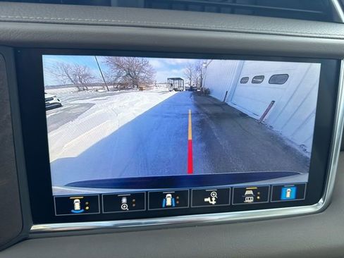 Used 2021 GMC Yukon XL Denali w/ Denali Premium Package image 29