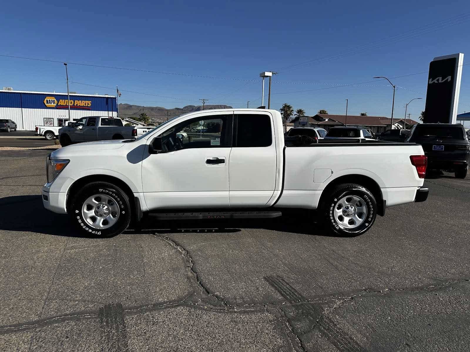 Used 2023 Nissan Titan S RWD image 7