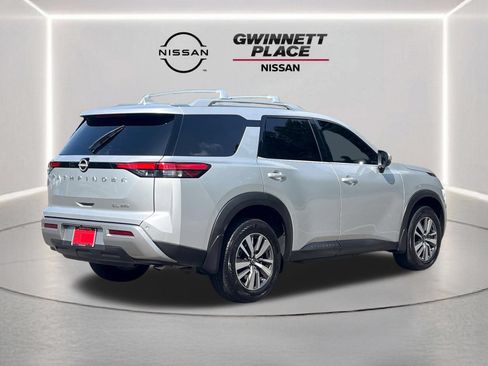 Used 2025 Nissan Pathfinder SL w/ Cargo Package AWD/4WD image 24