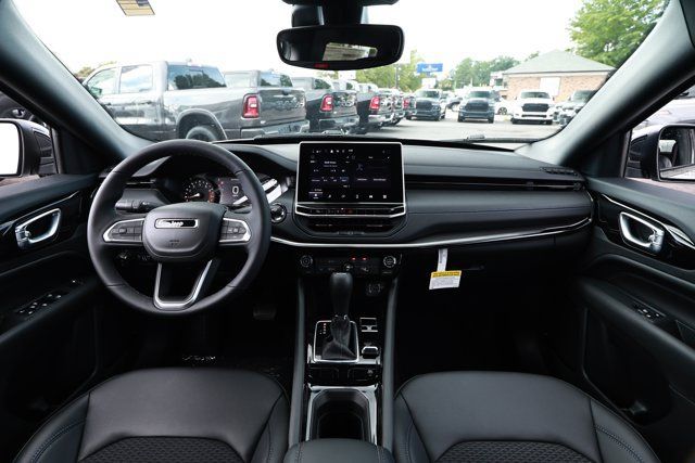 New 2026 Jeep Compass Latitude AWD/4WD image 29