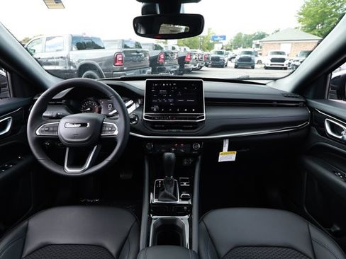 New 2026 Jeep Compass Latitude AWD/4WD image 29