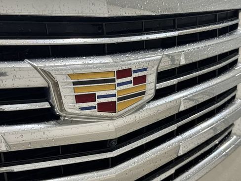 Used 2018 Cadillac Escalade Platinum RWD image 33