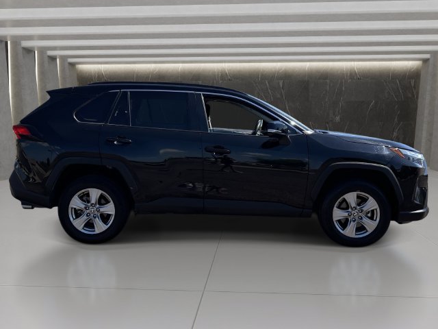 Used 2025 Toyota RAV4 XLE FWD image 7