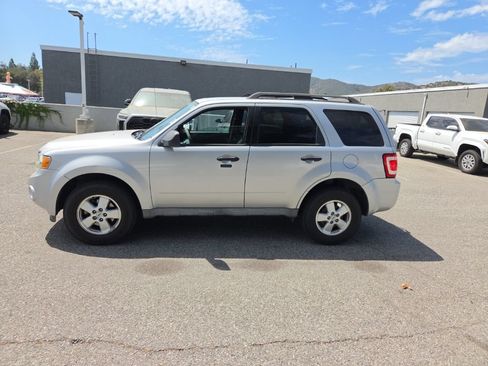 Used 2009 Ford Escape XLT FWD image 2