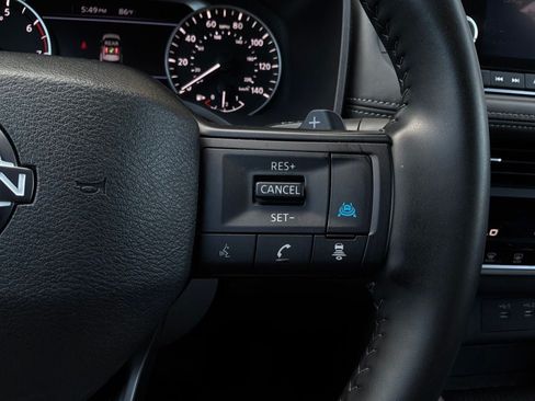 Used 2025 Nissan Rogue SV FWD image 33
