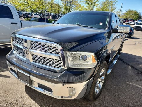 Used 2017 RAM 1500 Laramie w/ Convenience Group AWD/4WD image 3