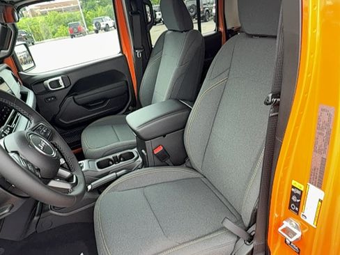 New 2026 Jeep Gladiator Sport AWD/4WD image 14