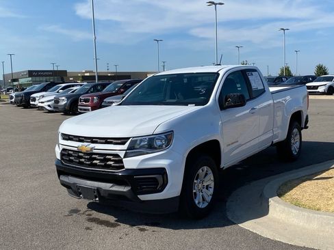 Used 2022 Chevrolet Colorado LT w/ Fleet Safety Package RWD image 3
