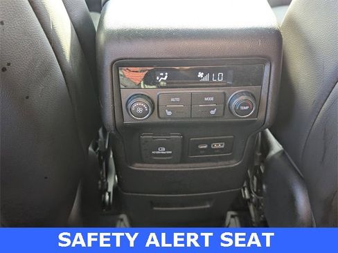 Used 2022 GMC Acadia AT4 w/ Technology Package image 12