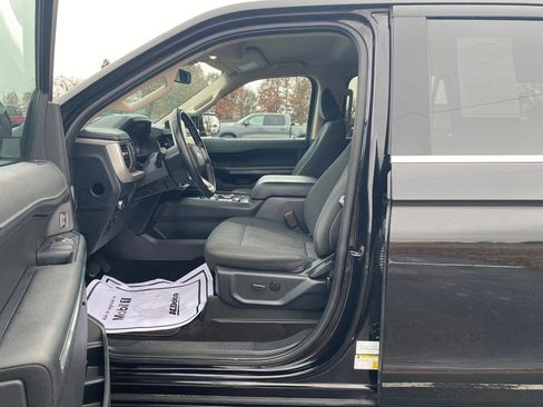 Used 2022 Ford Expedition XLT image 21