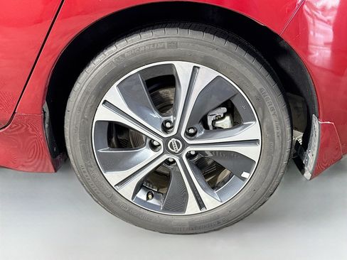 Used 2021 Nissan Leaf SV w/ SV Technology Package FWD image 37