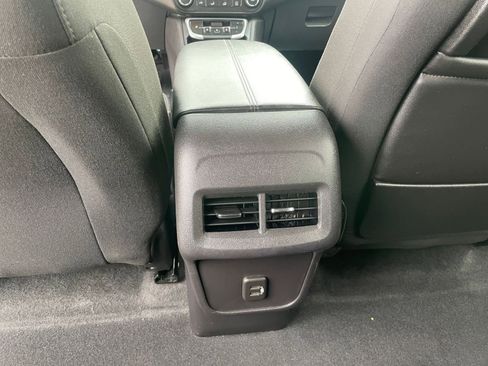 Used 2024 GMC Terrain SLE image 24