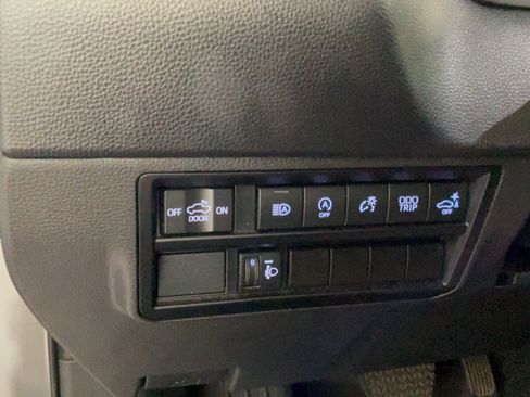 Used 2023 Toyota Tundra SR5 w/ SR5 Convenience Package AWD/4WD image 20