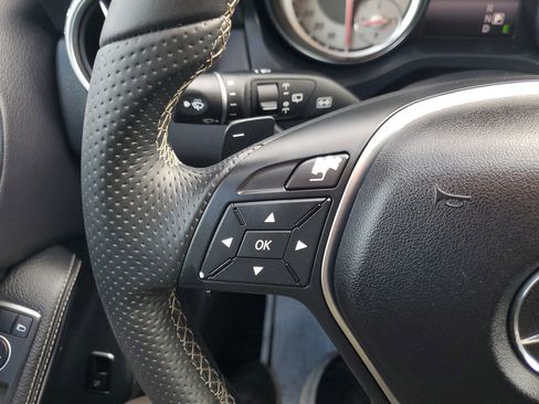 Used 2015 Mercedes-Benz GLA 250 4MATIC image 26