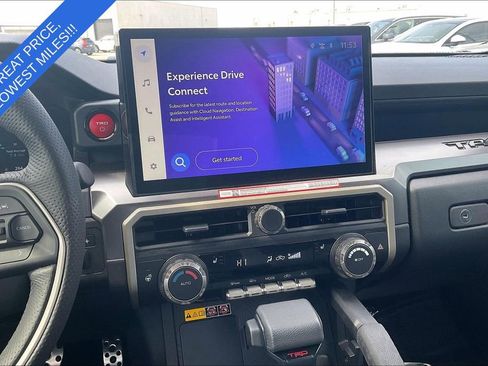 Used 2025 Toyota Tacoma TRD Sport w/ TRD Sport Upgrade Package image 9