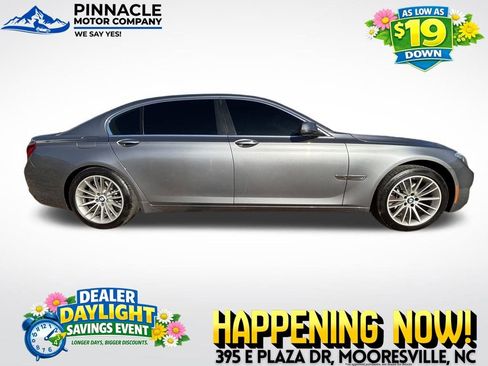 Used 2014 BMW 750Li w/ Executive Package image 2