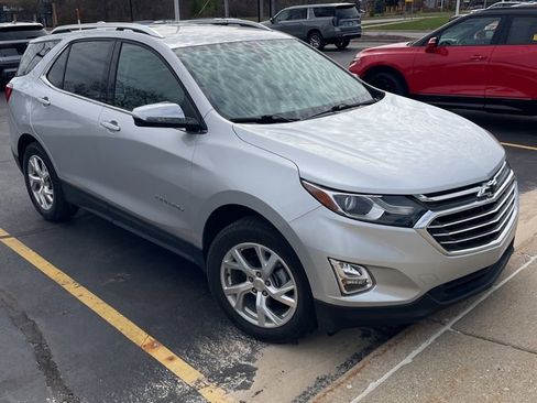 Used 2020 Chevrolet Equinox Premier w/ LPO, Floor Liner Package image 4