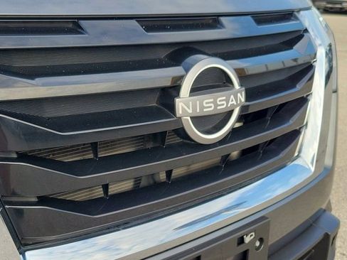 Used 2023 Nissan Pathfinder SV image 7