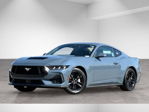 Used 2024 Ford Mustang GT RWD image 2