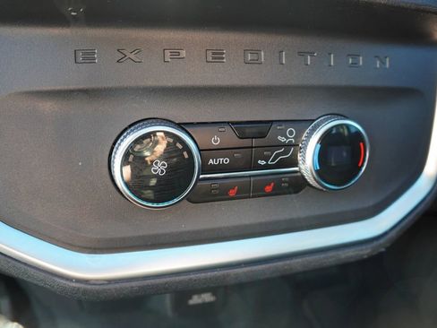 Certified 2025 Ford Expedition Max Platinum image 23