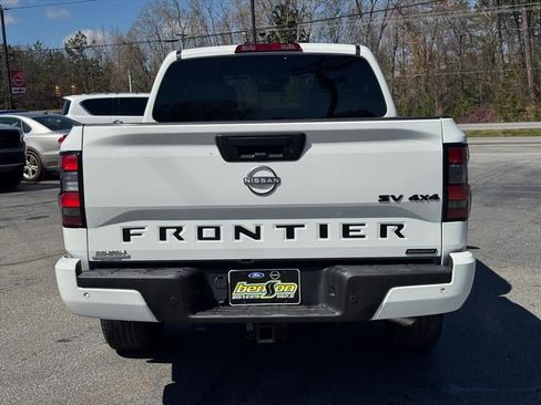 Certified 2023 Nissan Frontier SV w/ Midnight Edition Package image 4
