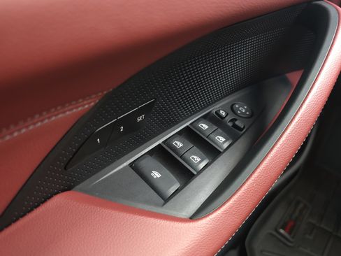 Used 2023 BMW M440i Convertible RWD image 25