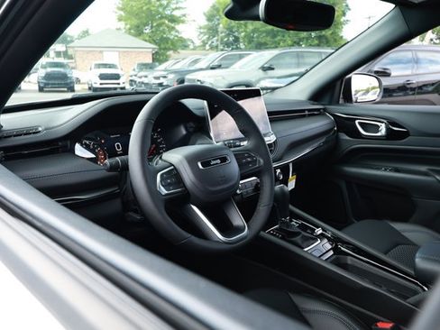 New 2026 Jeep Compass Latitude AWD/4WD image 23
