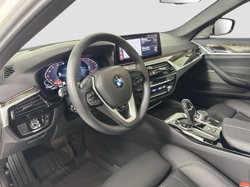 Certified 2023 BMW 530i w/ Premium Package RWD image 9