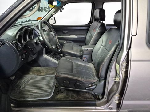 Used 2003 Nissan Frontier S/C image 9