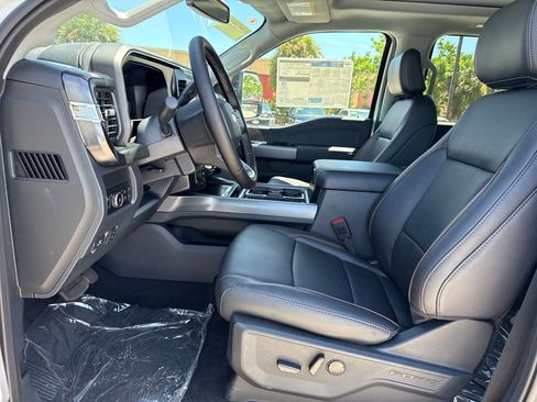 New 2026 Ford F250 Lariat w/ Black Appearance Package image 22