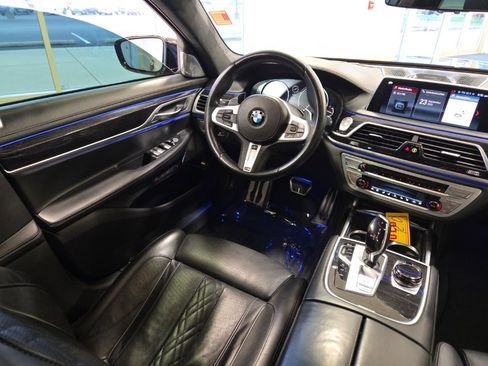 Used 2017 BMW 750i xDrive image 17