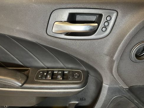 Used 2017 Dodge Charger R/T w/ Plus Group RWD image 19