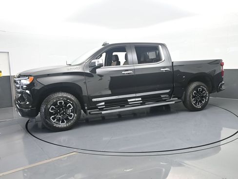 Used 2025 Chevrolet Silverado 1500 High Country image 2