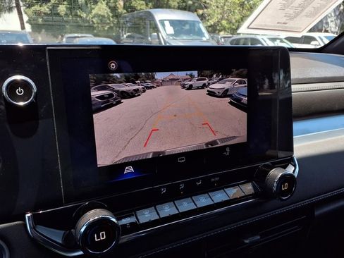 Used 2023 Chevrolet Colorado LT w/ LT Convenience Package image 9