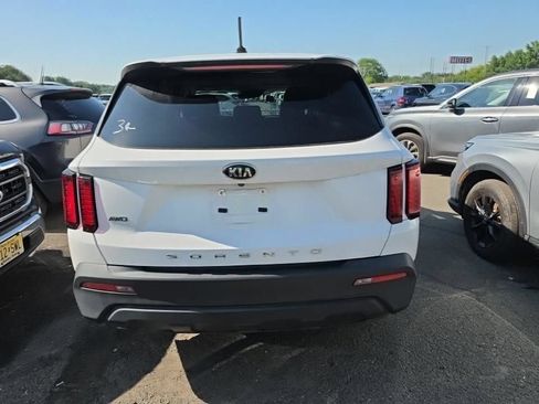 Used 2021 Kia Sorento LX AWD/4WD image 14