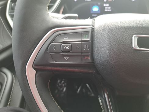 Used 2023 Jeep Grand Cherokee Altitude RWD image 17