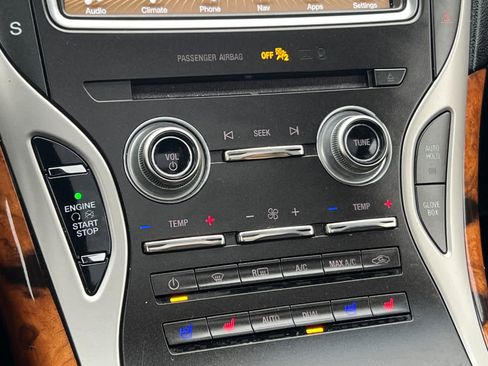 Used 2018 Lincoln MKX Reserve image 23