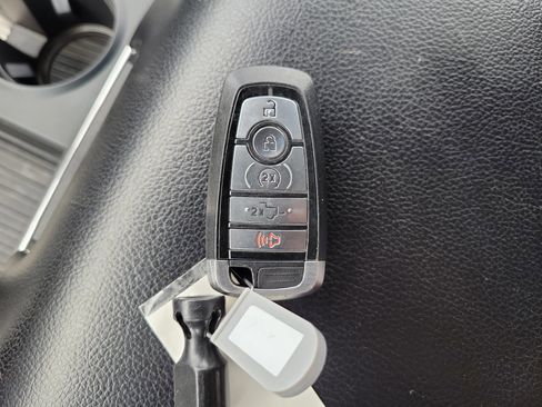 Used 2019 Ford F250 Lariat w/ Lariat Ultimate Package AWD/4WD image 29