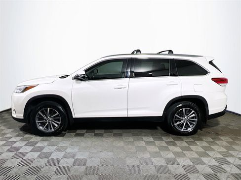 Certified 2019 Toyota Highlander XLE image 5
