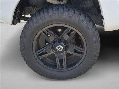 Used 2014 Toyota Tacoma PreRunner w/ TRD Sport Package RWD image 10