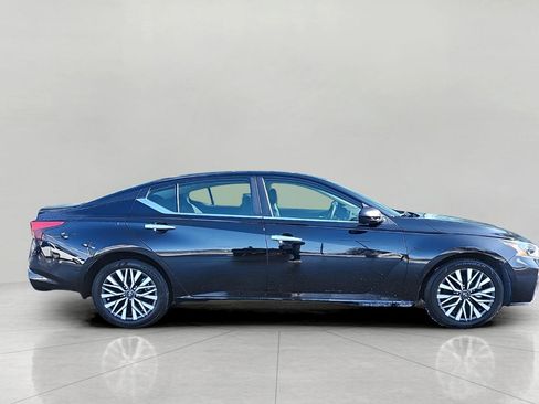Used 2025 Nissan Altima 2.5 SV image 4