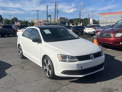 Used 2014 Volkswagen Jetta S image 3