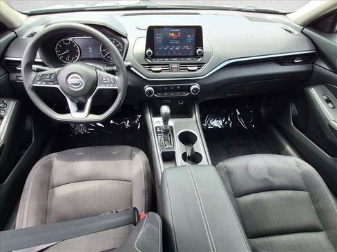 Used 2022 Nissan Altima 2.5 SV FWD image 16