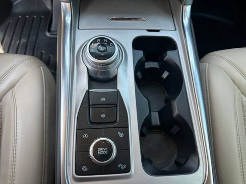 Used 2022 Ford Explorer Platinum w/ Equipment Group 601A AWD/4WD image 21