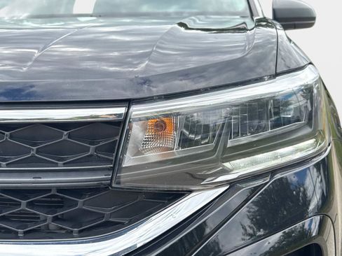 Used 2022 Volkswagen Taos S image 5