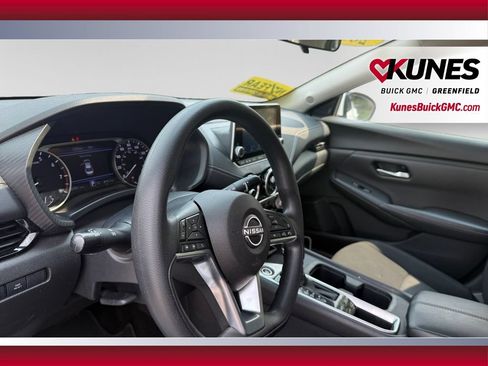 Used 2024 Nissan Sentra SV FWD image 17