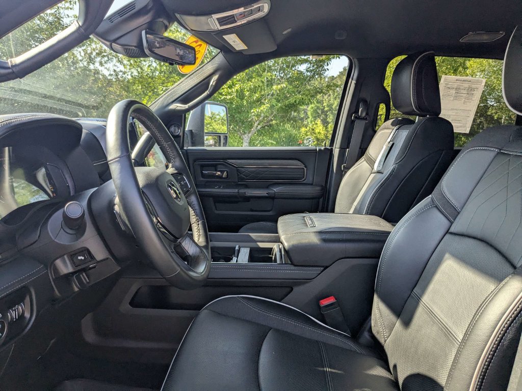 Used 2025 RAM 3500 Limited AWD/4WD image 22